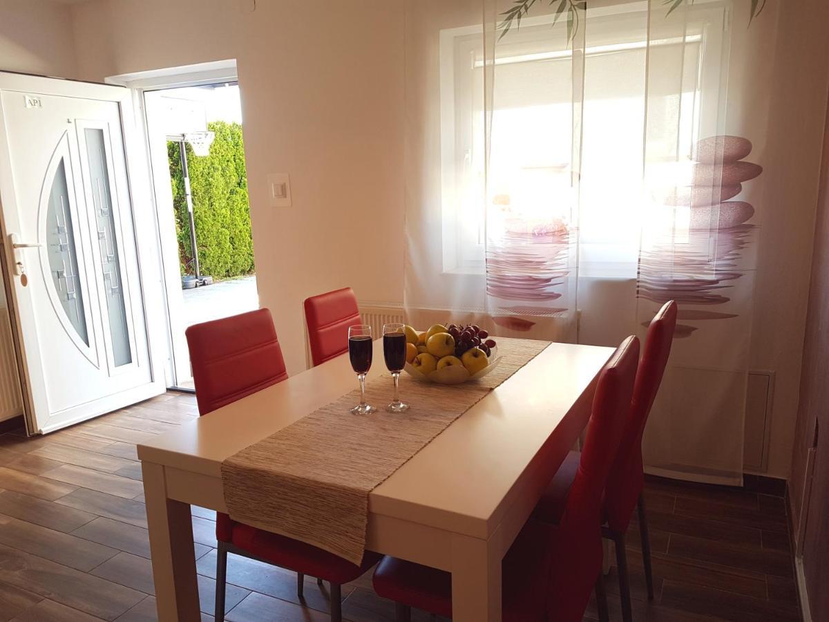 Apartment Marin Ogulin Exteriör bild