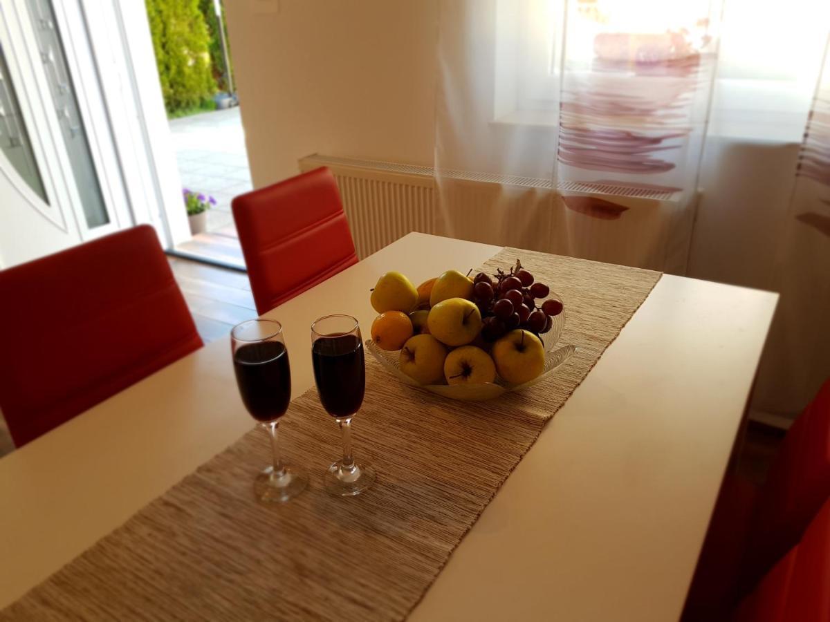 Apartment Marin Ogulin Exteriör bild