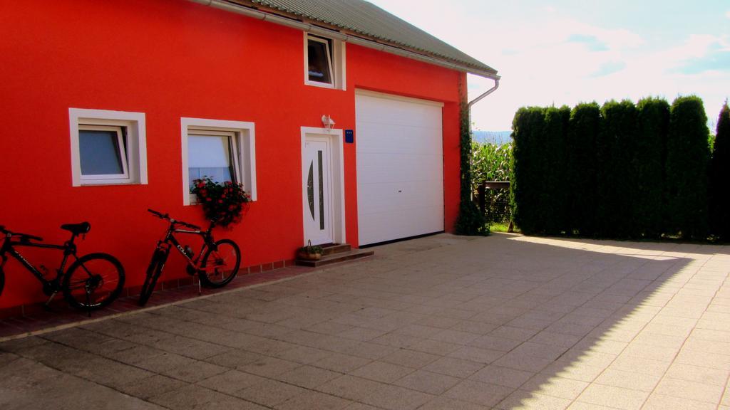 Apartment Marin Ogulin Exteriör bild