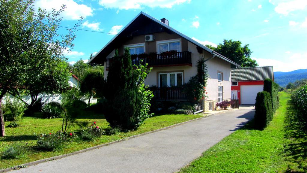 Apartment Marin Ogulin Exteriör bild