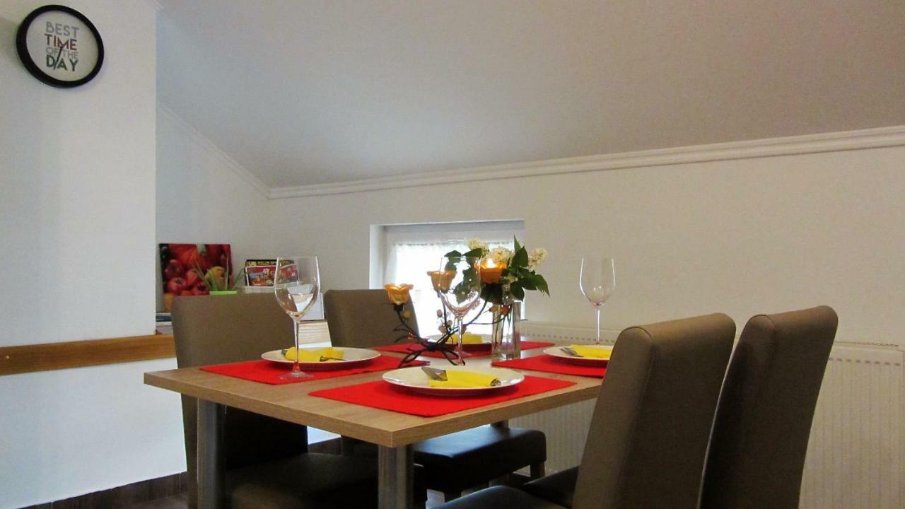Apartment Marin Ogulin Exteriör bild