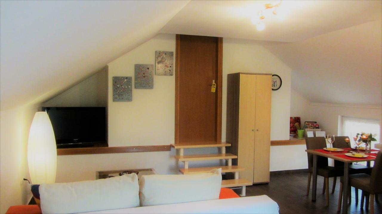 Apartment Marin Ogulin Exteriör bild