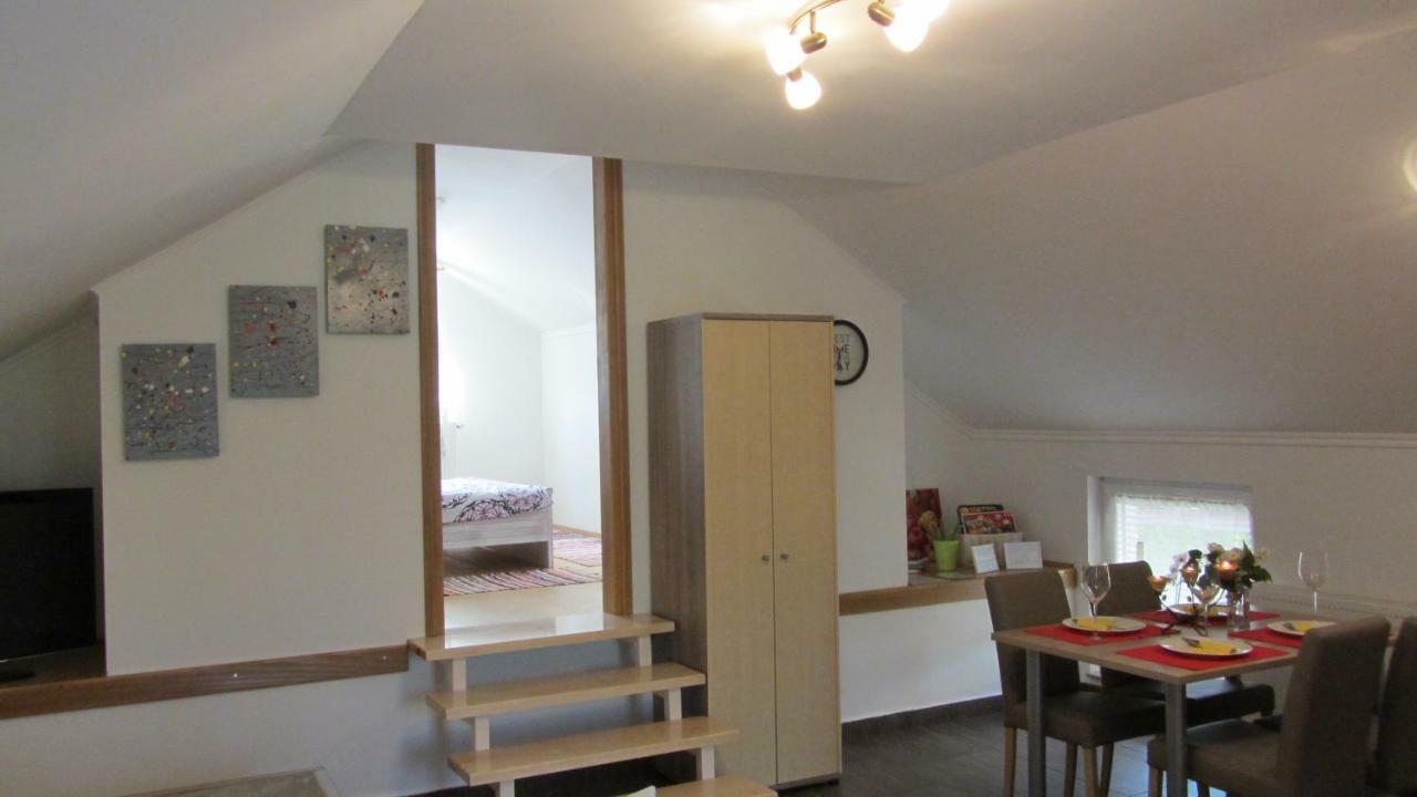Apartment Marin Ogulin Exteriör bild